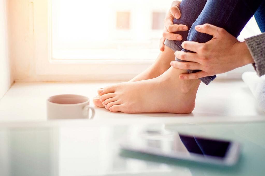 O fungo das unhas dos pés pódese tratar na casa